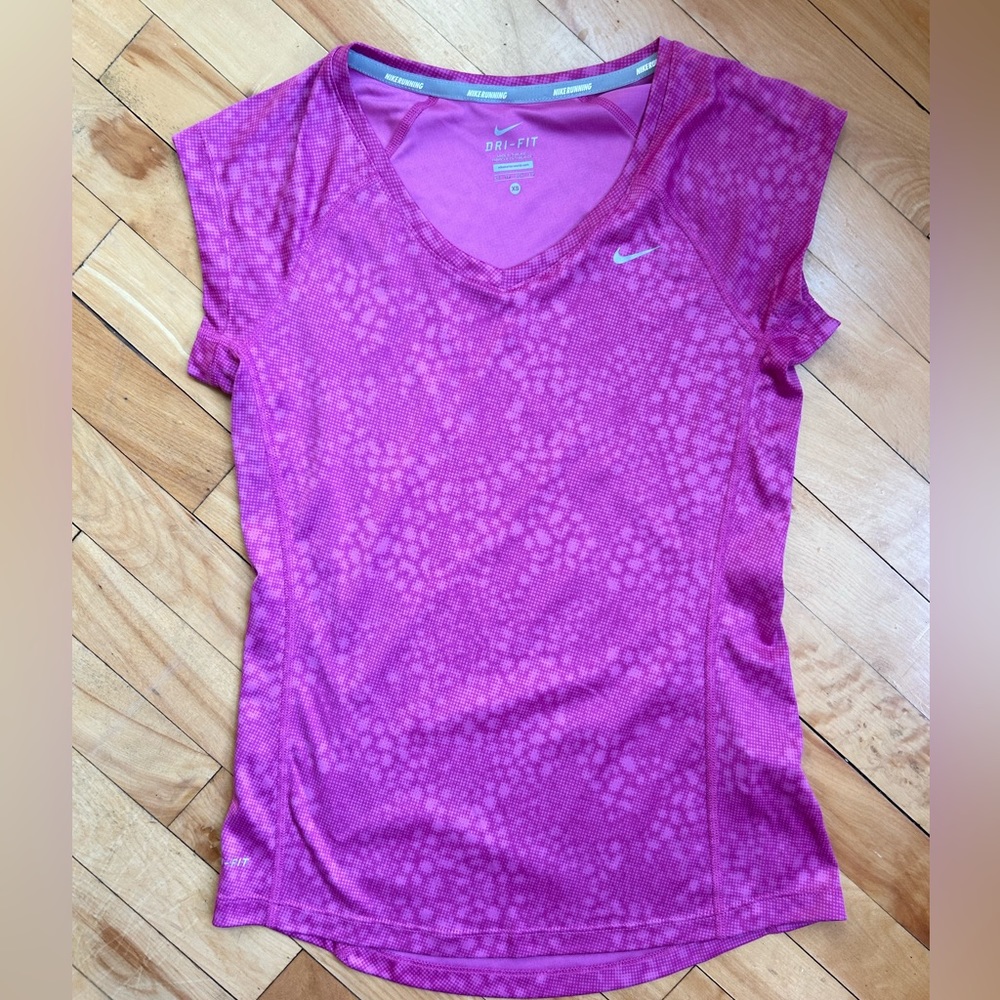 Nike Dri-fit hot pink patterned shirt sleeve exercise too size XS